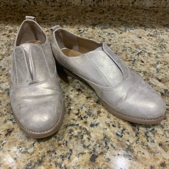 G. H. Bass Women’s Dylan Slip On Gold Size 7 - Picture 1 of 8